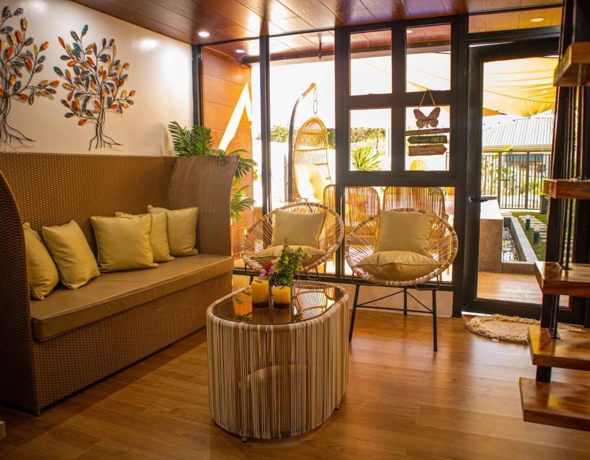 Hidden Haven Subic Villa W/ Infinity Pool ภายนอก รูปภาพ